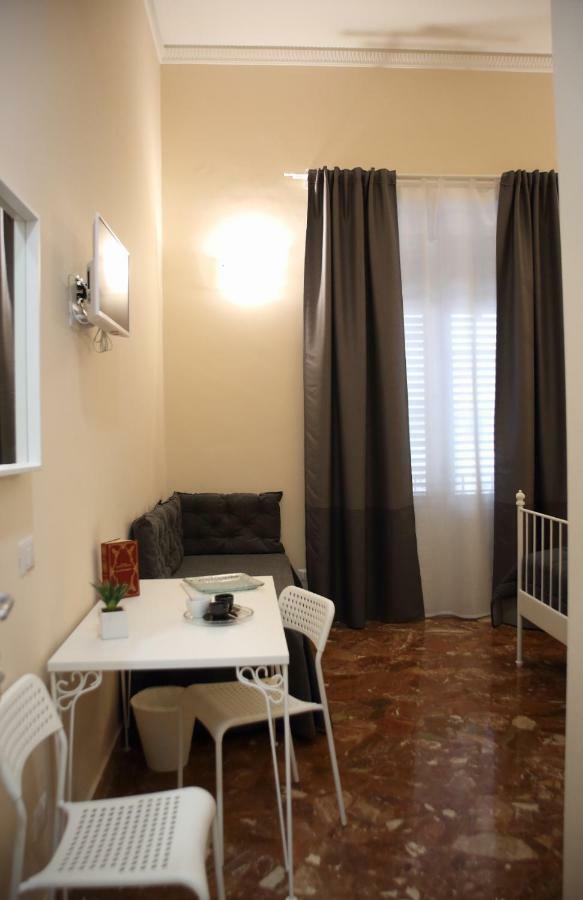 Mantegna Rooms Palermo Bagian luar foto