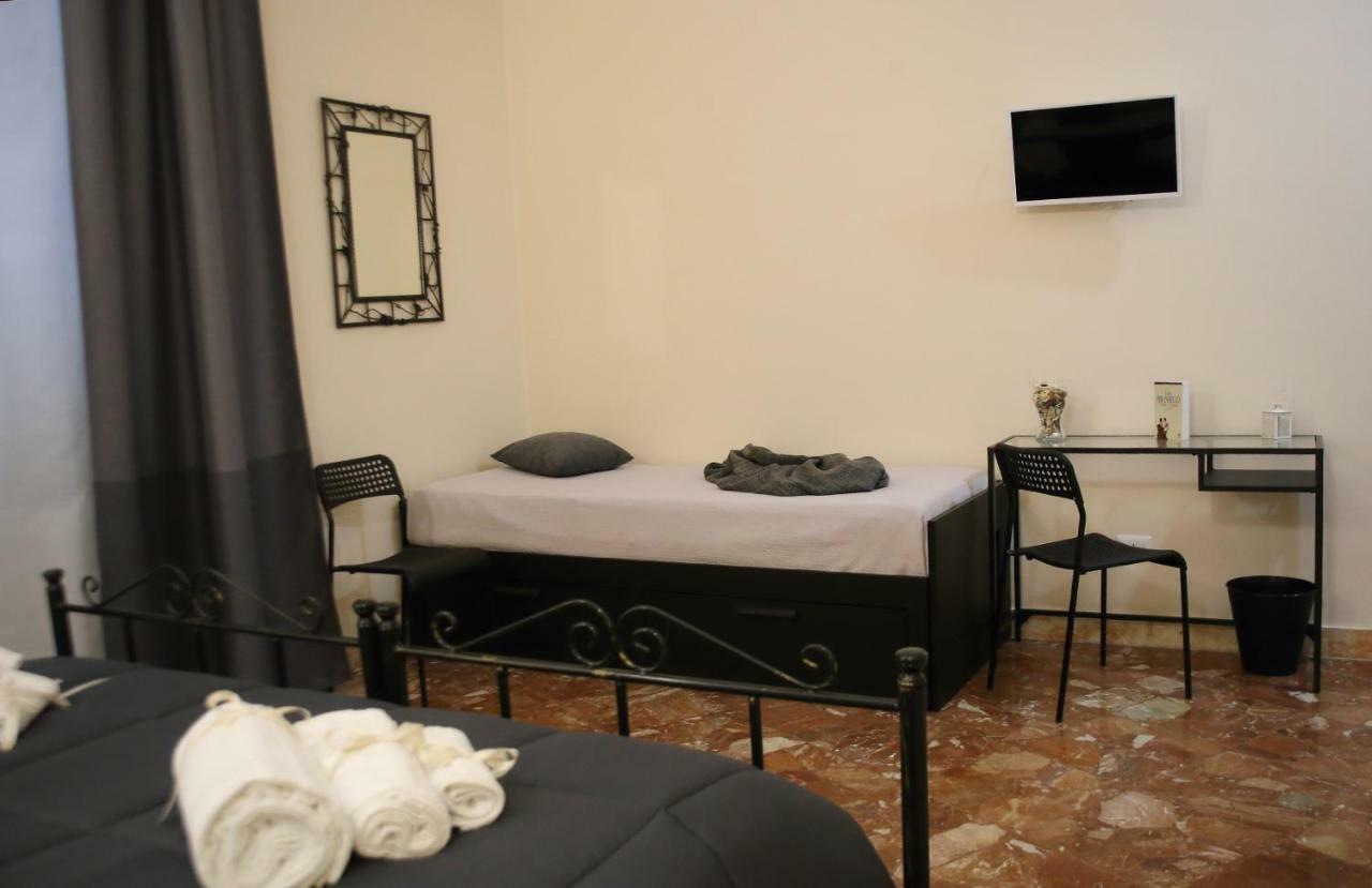 Mantegna Rooms Palermo Bagian luar foto